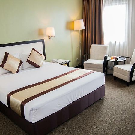 Summit Hotel Subang Usj Subang Jaya Esterno foto