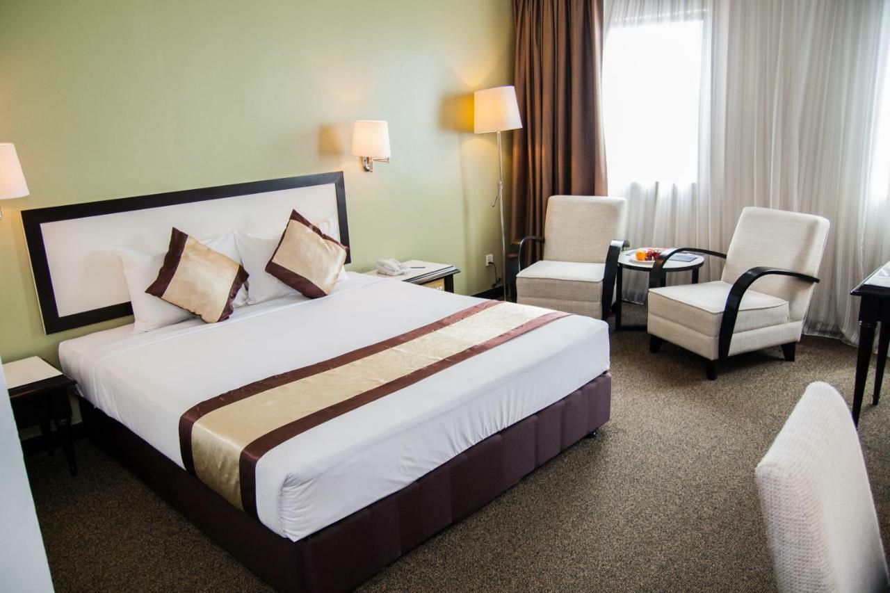 Summit Hotel Subang Usj Subang Jaya Esterno foto